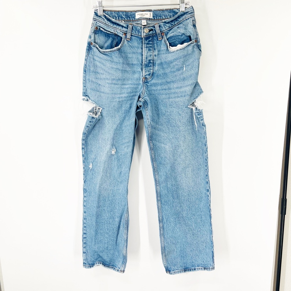 Abercrombie & Fitch Curve Love The ‘90s Baggy Jeans Low Rise Side Cut Outs